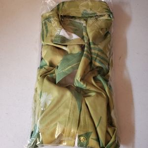 Short sleeve Hawaiian shirt with purple tie